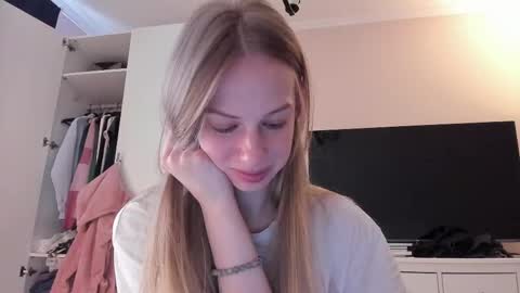 Alice  online show from February 2025 10:40:02 AM