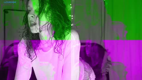 Mikky or Moon online show from December 2024 09:45:01 PM