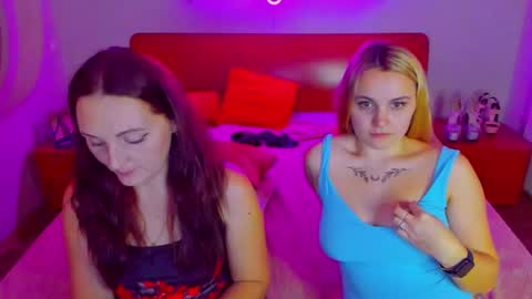 Lili and Bella online show from December 2024 11:40:01 AM