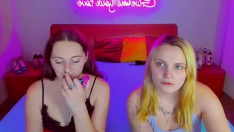 Lili and Bella online show from January 2025 10:06:01 AM