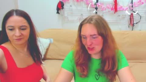 Lili and Bella online show from April 2026 06:44:01 AM