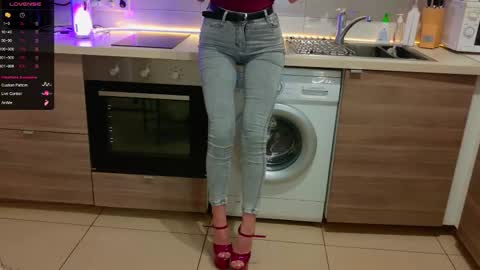 MagicLove online show from November 2025 01:43:01 PM