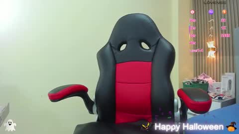 magievans1 online show from October 2025 12:39:02 PM