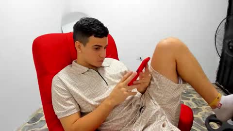 Snapshot of magnificent_star18 chatting on October 2025 06:25:02 AM RONALD online show from October 2025 06:25:02 AM