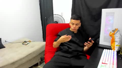 Snapshot of magnificent_star18 chatting on February 2026 01:20:01 AM RONALD online show from February 2026 01:20:01 AM