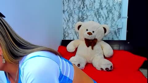 Maia Bronce online show from September 2025 06:42:01 PM