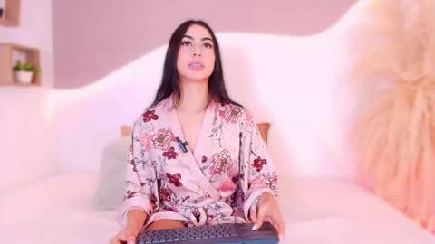MAIA  LIA  online show from March 2026 12:15:01 AM