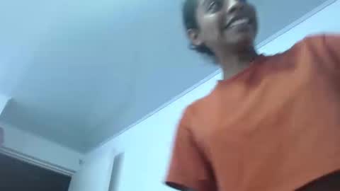 Snapshot of maia_little2 chatting on September 2025 12:00:02 AM MAIA online show from September 2025 12:00:02 AM