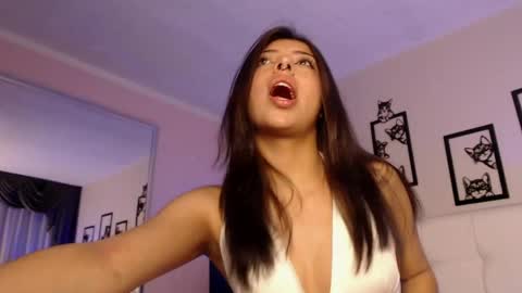 Maia Reficco online show from May 2026 08:07:01 PM