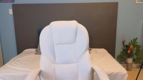 Maiaa Ruiz  online show from December 2024 04:25:01 PM