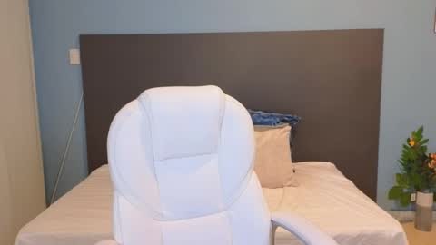 Maiaa Ruiz  online show from January 2025 01:09:02 PM