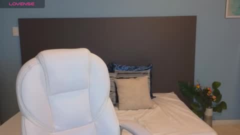 Maiaa Ruiz  online show from March 2025 01:28:01 PM