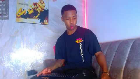 maicoljorda1 online show from November 2025 01:15:02 PM