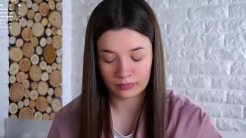 Lucy online show from November 2025 02:22:01 AM