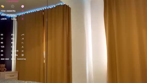 Snapshot of maidacompston chatting on October 2025 09:28:02 AM Elina online show from October 2025 09:28:02 AM