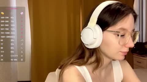 Snapshot of maidacompston chatting on October 2025 09:31:01 AM Elina online show from October 2025 09:31:01 AM