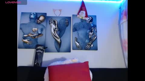 Snapshot of maidi_hot chatting on January 2025 10:07:02 AM Bella Maidi online show from January 2025 10:07:02 AM