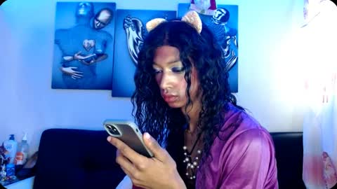 Snapshot of maidi_hot chatting on February 2025 03:31:01 PM Bella Maidi online show from February 2025 03:31:01 PM