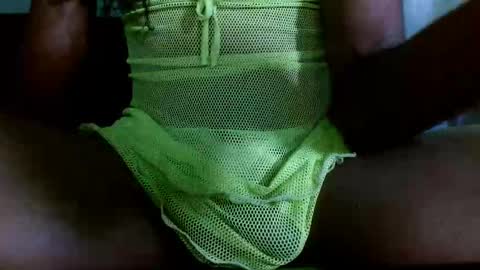 Snapshot of maidi_hot chatting on February 2025 03:30:02 PM Bella Maidi online show from February 2025 03:30:02 PM