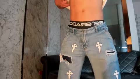 Snapshot of maik_mejia chatting on February 2026 07:37:01 PM MAIK MEJIA online show from February 2026 07:37:01 PM