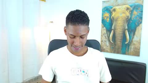 Snapshot of maiki18 chatting on November 2025 09:04:02 PM I am Maik online show from November 2025 09:04:02 PM