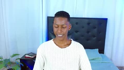 Snapshot of maiki18 chatting on March 2026 09:53:02 PM I am Maik online show from March 2026 09:53:02 PM