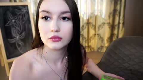 Jennifer online show from July 2026 06:18:01 AM