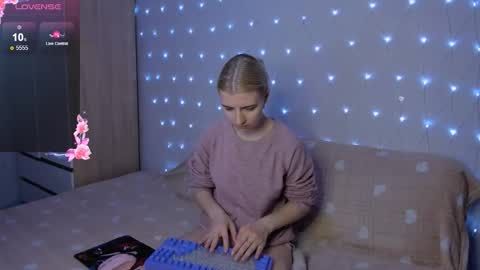 Your kitty online show from October 2025 03:44:02 PM