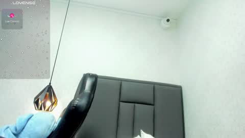 Snapshot of mailylove1 chatting on February 2025 03:36:02 PM M A I L Y online show from February 2025 03:36:02 PM