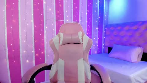 MAIRA online show from April 2026 07:38:02 PM