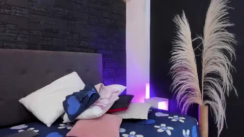 maite_smith69 online show from September 2025 01:11:01 PM