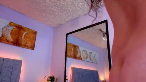 MAITE STONE1 online show from October 2025 03:30:01 AM