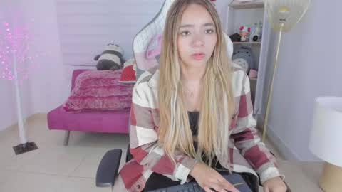 Majo online show from December 2024 10:34:02 PM