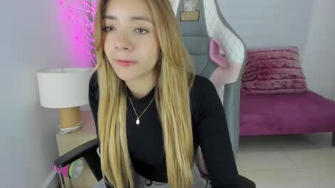 Majo online show from February 2025 10:19:02 PM