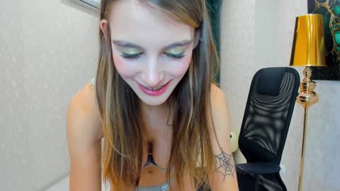 Chloe online show from January 2025 09:27:01 AM