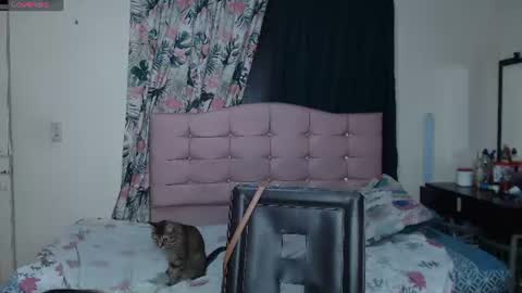 Snapshot of makennaa_1 chatting on June 2026 10:10:01 AM MAKENNAA online show from June 2026 10:10:01 AM