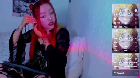 Snapshot of makii_33 chatting on March 2025 05:49:02 PM ... ... online show from March 2025 05:49:02 PM