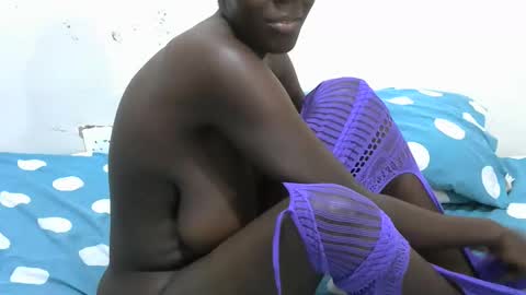 malaika_musa online show from December 2025 03:07:01 PM