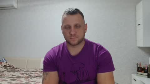 Snapshot of malchyshka chatting on December 2024 05:33:02 PM malchyshka online show from December 2024 05:33:02 PM