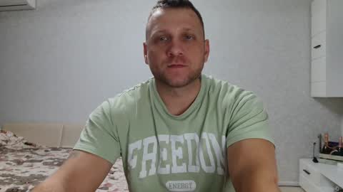 Snapshot of malchyshka chatting on December 2024 05:54:02 PM malchyshka online show from December 2024 05:54:02 PM