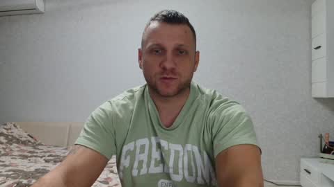 Snapshot of malchyshka chatting on December 2024 11:28:01 AM malchyshka online show from December 2024 11:28:01 AM