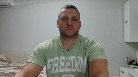 Snapshot of malchyshka chatting on December 2024 02:33:02 PM malchyshka online show from December 2024 02:33:02 PM