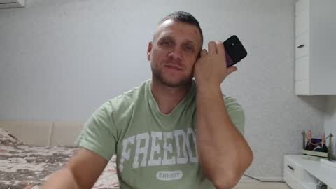 Snapshot of malchyshka chatting on December 2024 05:36:02 PM malchyshka online show from December 2024 05:36:02 PM