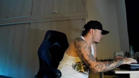 Snapshot of male_pussy chatting on September 2025 09:53:02 AM ADAM online show from September 2025 09:53:02 AM