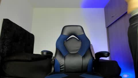 Snapshot of male_pussy chatting on October 2025 05:11:01 PM ADAM online show from October 2025 05:11:01 PM