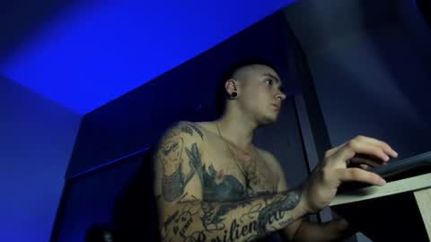 Snapshot of male_pussy chatting on November 2025 09:02:02 PM ADAM online show from November 2025 09:02:02 PM