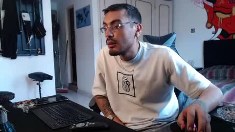 malek_xarx online show from March 2026 07:09:01 PM
