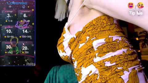 Mischelle online show from October 2025 06:17:02 PM