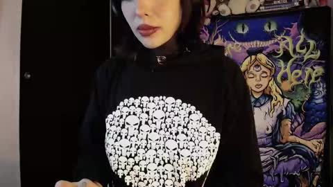 Snapshot of maliceinwonderland25 chatting on November 2025 03:48:01 AM Alice Asylum online show from November 2025 03:48:01 AM