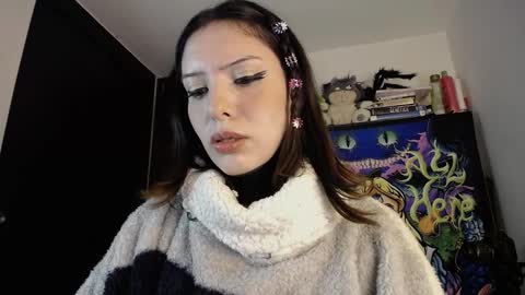 Snapshot of maliceinwonderland25 chatting on December 2025 02:06:02 AM Alice Asylum online show from December 2025 02:06:02 AM